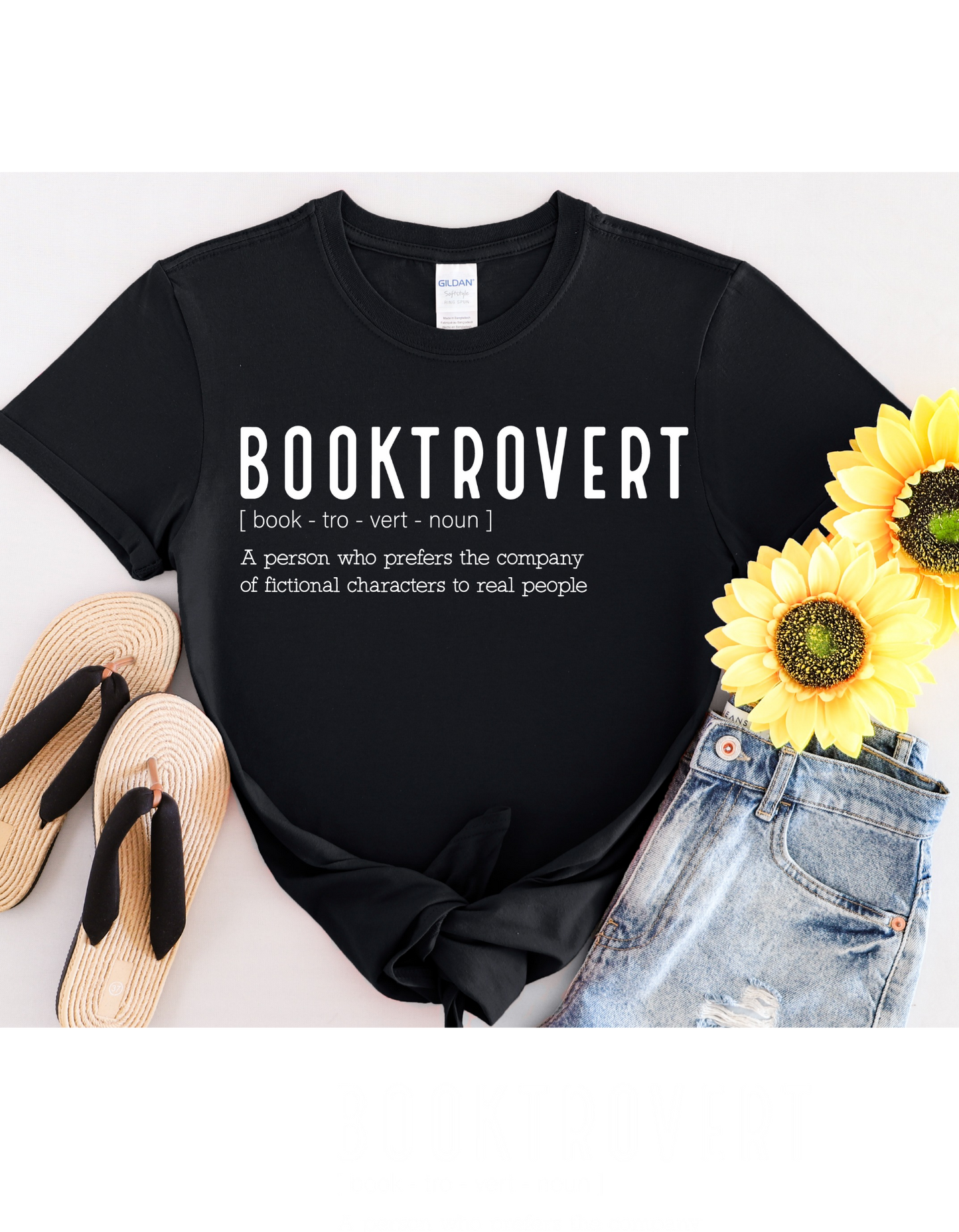 Booktrovert tshirt
